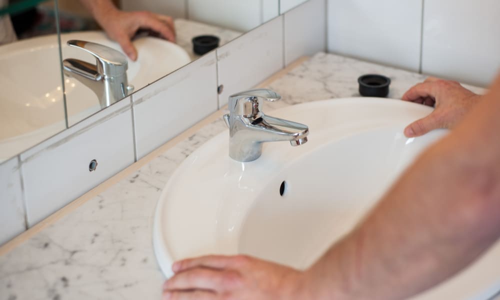 13 Easy Steps To Replace/Install A Bathroom Sink